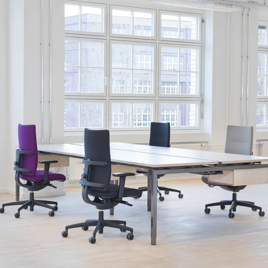 Een Diepe Duik in de Ergonomie en Stijl van deze refurbished Kush+Co Papilio - Re-Use24