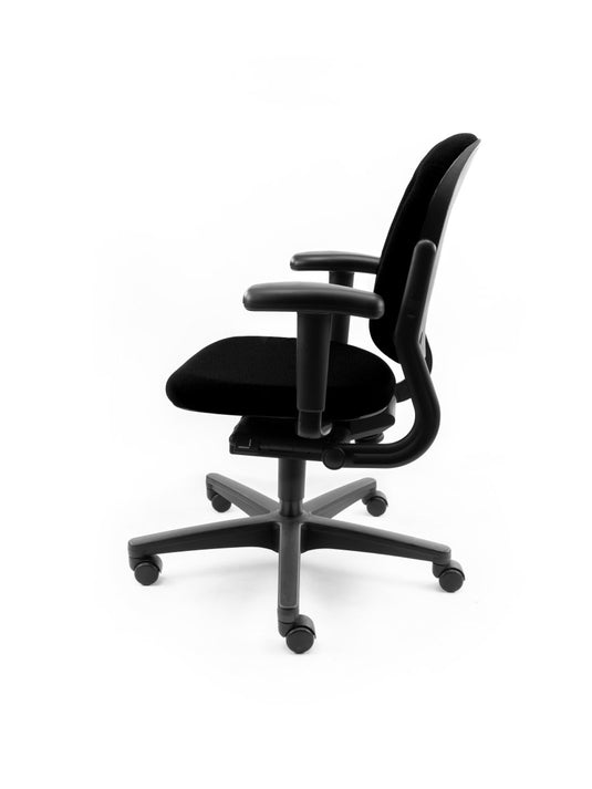 Ahrend 220 ergonomische bureaustoel, nieuwe stof zwart. - Re - Use24Bureaustoelen