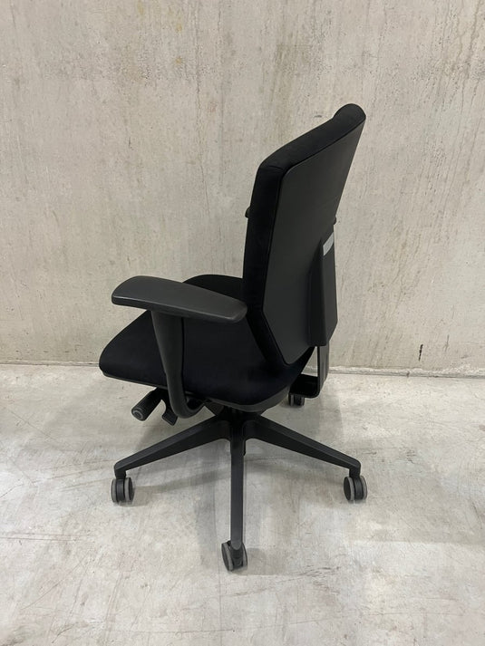 Refurbished bureaustoel A320 (F1) - Re - Use24Bureaustoelen