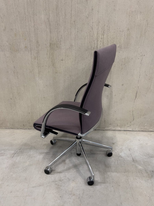 Refurbished bureaustoel Ahrend Vergaderstoel paars (D5) - Re - Use24Bureaustoelen