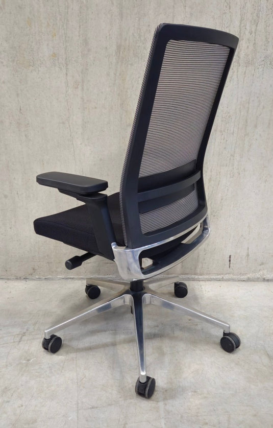 Refurbished bureaustoel (B1) - Re-Use24Bureaustoelen
