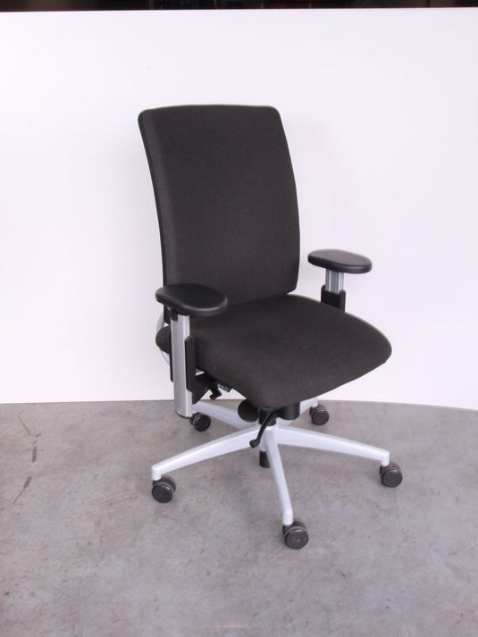 Refurbished bureaustoel Dauphin Extender met originele bekleding (D1) - Re - Use24Bureaustoelen