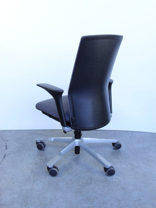 Refurbished bureaustoel HAG InBalance (F8) - Re - Use24Bureaustoelen