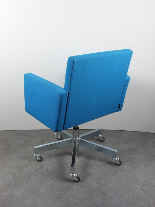 Refurbished bureaustoel Star in blauw met alu base (E6) - Re - Use24Bureaustoelen