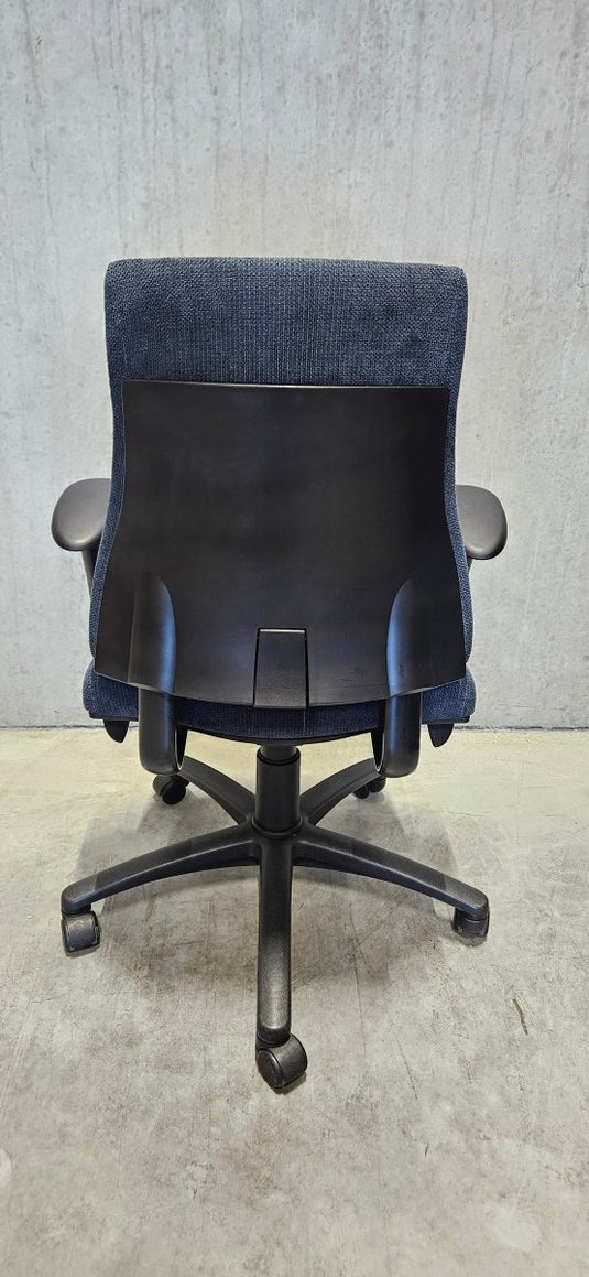 BMA Axia hoge rug Regain Blauw Refurbished Bureaustoel - Re - Use24Bureaustoelen