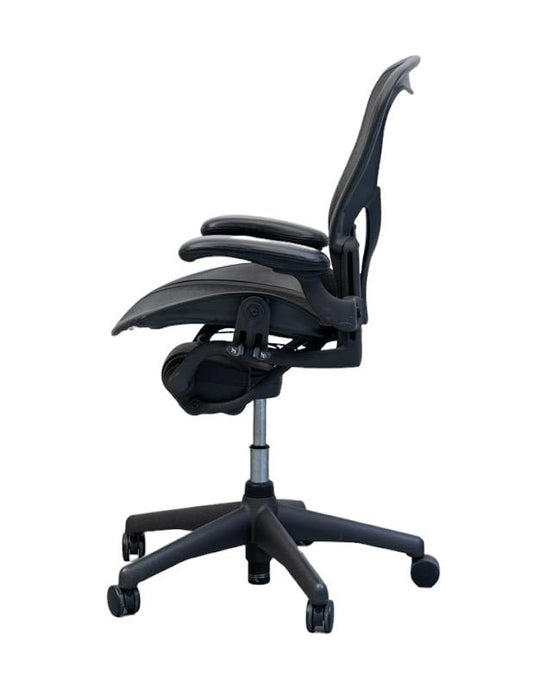Bureaustoel Herman Miller Aeron "B" Posturefit refurbished - Re-Use24Bureaustoelen