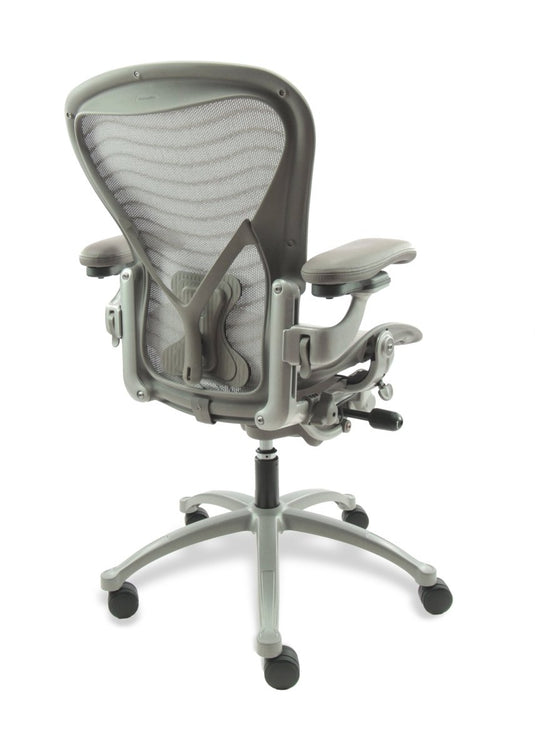 Herman Miller Aeron "B" Posturefit Titanium Refurbished - Re - Use24Bureaustoelen